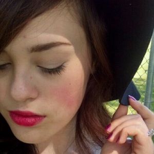 Meet your Posher, Tori